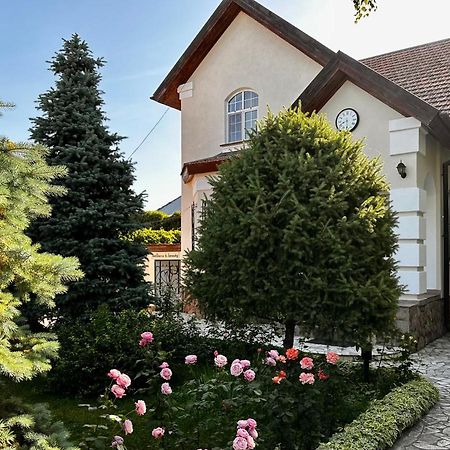 Astoria Garden Hotel Bishkek Ngoại thất bức ảnh