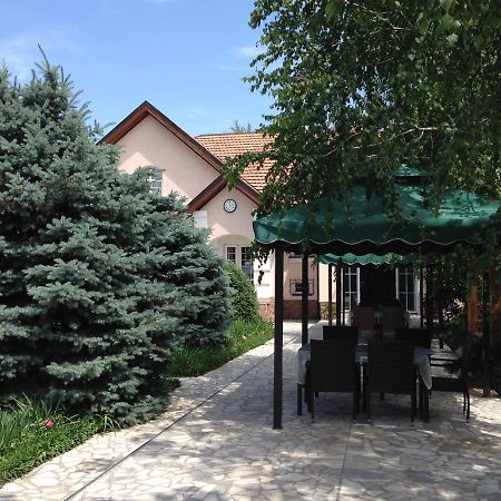 Astoria Garden Hotel Bishkek Ngoại thất bức ảnh