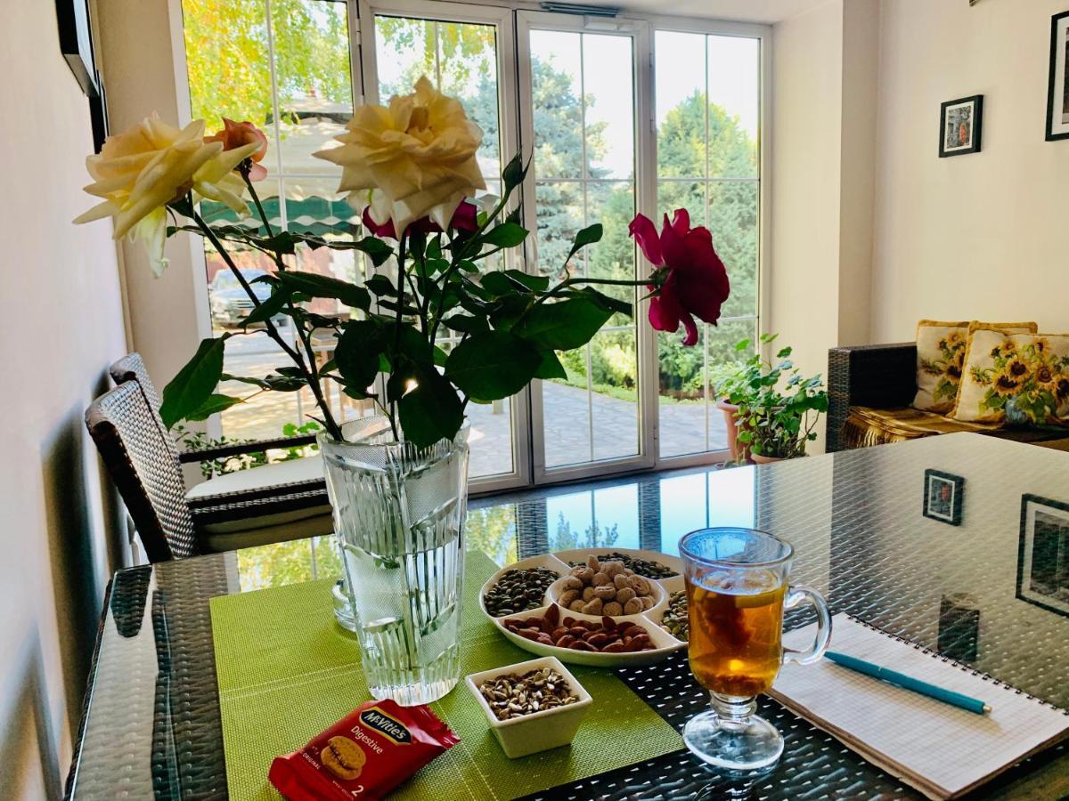 Astoria Garden Hotel Bishkek Ngoại thất bức ảnh