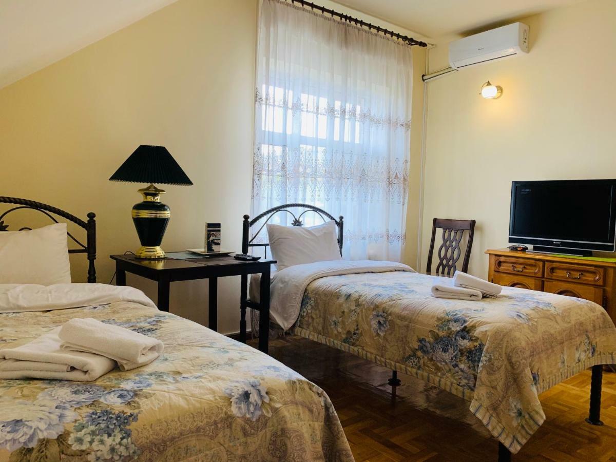 Astoria Garden Hotel Bishkek Ngoại thất bức ảnh