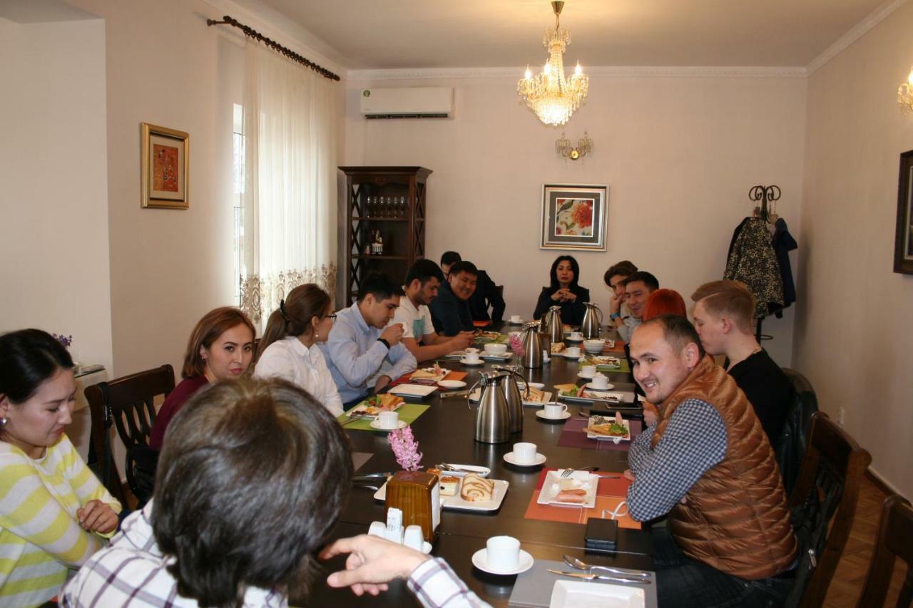 Astoria Garden Hotel Bishkek Ngoại thất bức ảnh